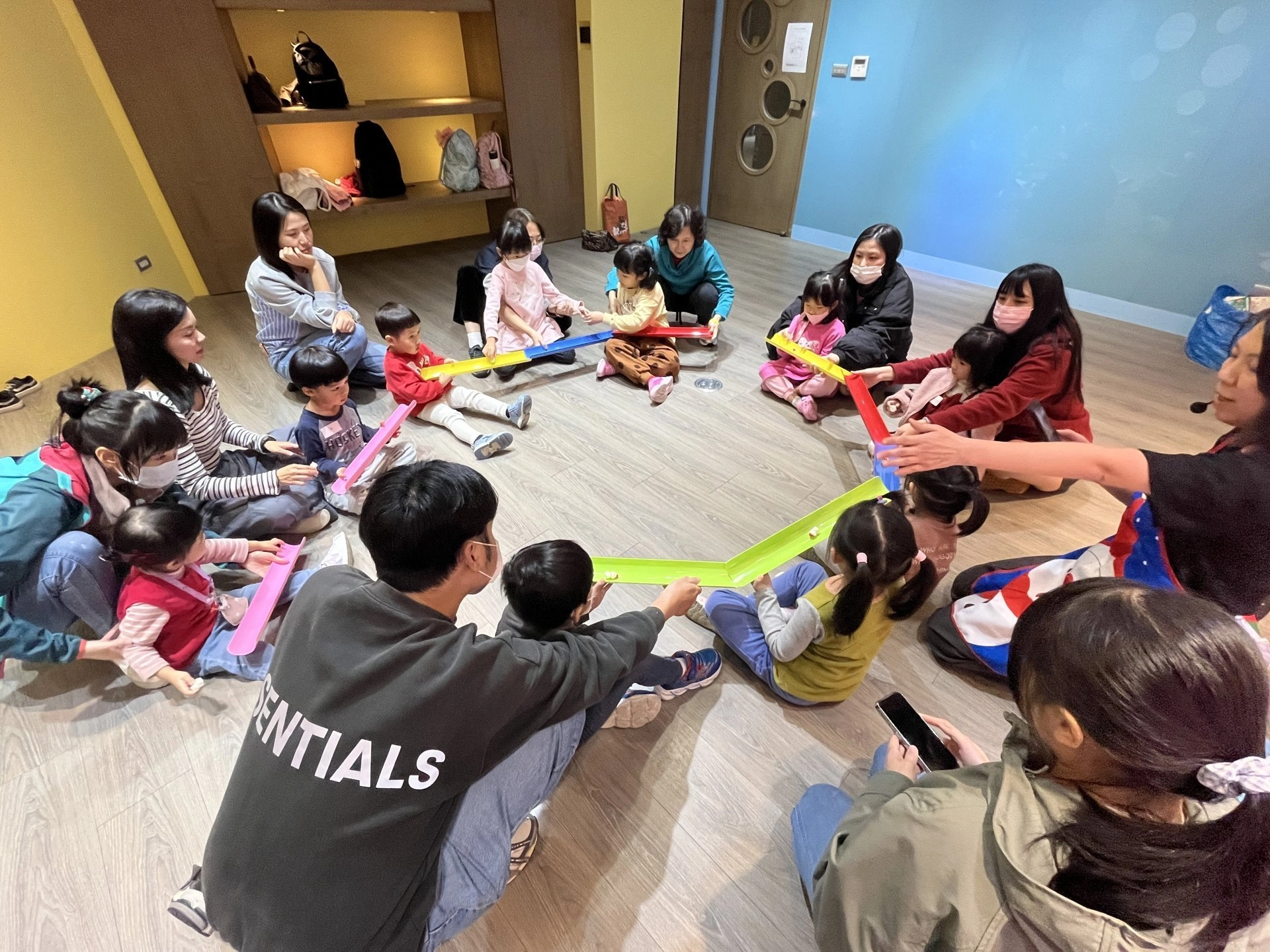 活動回顧｜繪出英文力：Merry Christmas!